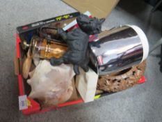 A SMALL TRAY OF ASSORTED HOUSEHOLD SUNDRIES TO INCLUDE A CAST METAL DOG FIGURE