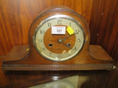 A VINTAGE OAK NAPOLEON HAT MANTLE CLOCK
