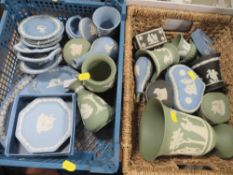 TWO SMALL TRAYS OF ASSORTED WEDGWOOD JASPERWARE TO INCLUDE TRINKET POTS, PIN DISHES, VASES ETC.