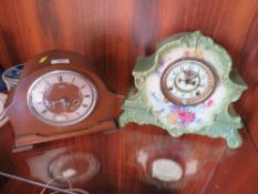 A VINTAGE FLORAL CERAMIC MANTEL CLOCK, TOGETHER WITH AN OAK CASED SMITHS EXAMPLE (2)