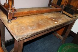 A VINTAGE WOODEN WORK BENCH H-84 CM L-154 CM