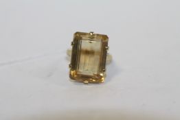 A HALLMARKED 18 CT GOLD LARGE CITRINE RING, the citrine measuring approx 20 mm x 15 mm, approx