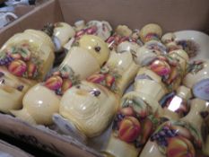 A COLLECTION OF AYNSLEY ORCHARD GOLD CERAMICS TO INCLUDE A TABLE LAMP, VASES ETC.