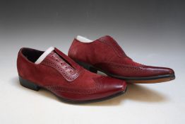 A PAIR OF WINE COLOURED GUCINRI SHOES SIZE 42 (NO LACES)