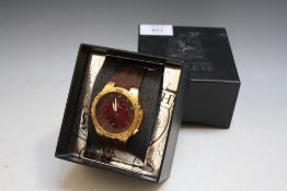 A BOXED HENLEYS WRIST WATCH, DIA 4.5 CM