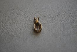 A 9 CT GOLD PINK MORGANITE PENDANT WITH COA, METAL WEIGHT 0.64 g TOGETHER WITH A GOLD PLATED 1953