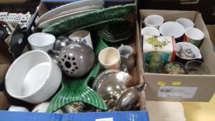 TWO TRAYS OF ASSORTED CERAMICS TO INCLUDE DOULTON (TRAYS NOT INCLUDED)