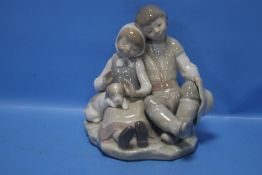 A LLADRO FIGURE GROUP