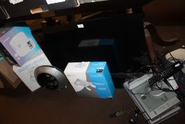 A QUANTITY OF ELECTRICALS TO INCLUDE A SONY BRAVIA 32