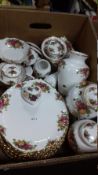A TRAY OF ROYAL ALBERT 'OLD COUNTRY ROSES' TEA & DINNERWARE (TRAY NOT INCLUDED)