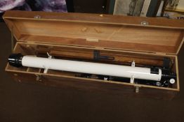 A BOXED PRINZ ASTRONOMICAL TELESCOPE: Model 660 and accessories.