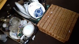 TWO TRAYS OF CERAMICS TO INCLUDE PLATES ETC. (TRAYS NOT INCLUDED) AND A WICKER PICNIC BASKET