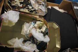 A TRAY OF SEWING ACCESSORIES TO INCLUDE FABRIC, BUTTONS ETC.