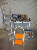 A SELECTION OF SCREW FIXINGS (BOXED) AND A QUANTITY OF TOOLS TO INCLUDE AN ALUMINIUM STEP LADDER AND