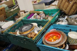SIX TRAYS OF CERAMICS TO INCLUDE POOLE POTTERY, ROYAL DOULTON ETC. (TRAYS NOT INCLUDED)