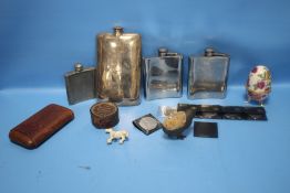 A TIN OF COLLECTABLES TO INCLUDE A HIP FLASK, CIGAR CASE ETC.