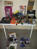 A SELECTION OF TOOLS TO INCLUDE A WOOD PLANE, SOCKET SET BOSCH HAMMER DRILL AND A TOOL BOX ETC.