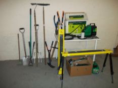 A SELECTION OF GARDEN TOOLS TO INCLUDE FOLDING STEEL TRESTLES