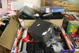 A QUANTITY OF SUNDRIES TO INCLUDE COMPUTER KEYBOARDS, SPEAKER SYSTEMS, PAPER SHREDDER, CD TRAVEL KIT
