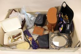 A TRAY OF COLLECTABLES TO INCLUDE WRISTWATCHES, COINS, COSTUME JEWELLERY ETC.