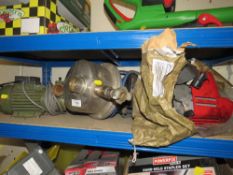 TWO ELECTRIC PUMPS TOGETHER WITH A CHAINSAW BODY (3)