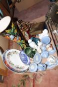 A TRAY OF ASSORTED CERAMICS TO INCLUDE WEDGWOOD JASPERWARE, LARGE BELGIAN CERAMIC VASE ETC.