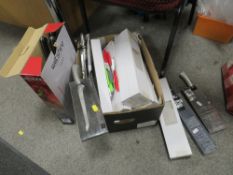 A QUANTITY OF MODERN CHEF'S KNIVES ETC.