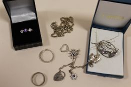 A BAG OF ASSORTED SILVER JEWELLERY TOGETHER WITH A YELLOW METAL DRESS RING
