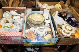 THREE TRAYS OF ASSORTED CERAMICS TO INCLUDE ROYAL WORCESTER EVESHAM CHINA, WEDGWOOD ETC.