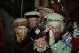 FIVE LARGE ROYAL DOULTON CHARACTER JUGS TO INC 'YACHTSMAN', TOGETHER WITH A SMALLER HENRY VIII CHARA