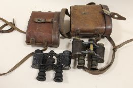 TWO VINTAGE CASED PAIRS OF BINOCULARS TO INCLUDE A PAIR OF HENSOLDT WETZLAR BINOCULARS