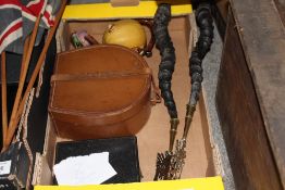 A PAIR OF ANTIQUE HORN MOUNTED TOASTING FORKS TOGETHER WITH A MAJOLICA TEAPOT ETC.