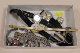 A SMALL BOX OF LADIES AND GENTS WRISTWATCHES TO INCLUDE A ROTARY EXAMPLE