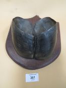 A TAXIDERMY OAK MOUNTED HOOF WALL HANGING