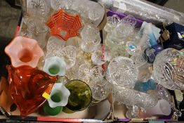 TWO TRAYS OF ASSORTED GLASSWARE TO INCLUDE STUDIO GLASS, TUDOR CRYSTAL ETC.
