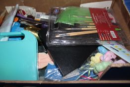 A TRAY OF CRAFTING AND ARTISTRY ITEMS ETC.