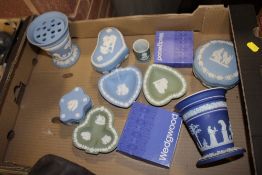 A TRAY OF WEDGWOOD JASPERWARE TO INCLUDE A BLUE DIP JASPERWARE VASE