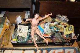 A BOX OF VINTAGE TOYS TO INCLUDE A 1964 PALITOY ACTION MAN, PUPPET A/F ETC.