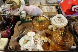 TWO TRAYS OF ASSORTED CERAMICS AND GLASSWARE TO INCLUDE A PAIR OF RETRO GLASS LIDDED FOOTED BOWLS