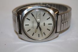 A GENTS BULOVA ACCUQUARTZ DAY/DATE WRISTWATCH