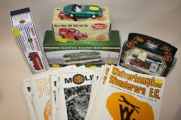 A COLLECTION OF DIE CAST TOY VEHICLES TO INCLUDE A BOXED DINKY SUPERTOYS 943 LEYLAND OCTOPUS