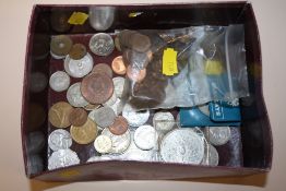 A SMALL BOX OF VINTAGE COINAGE