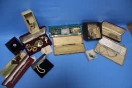 A QUANTITY OF COSTUME JEWELLERY