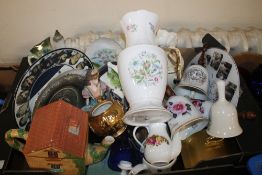 A TRAY OF CERAMICS TO INCLUDE AYNSLEY 'CROWN' VASE LIMITED EDITION 1998, COMMEMORATIVE BELLS,