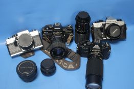 A COLLECTION OF ASSORTED CAMERAS AND ACCESSORIES TO INCLUDE CHINON, CR-4, PRACTIKA BC-1, A SUPERWIDE