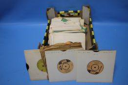 A BOX OF SINGLES / 45RPM RECORDS TO INCLUDE JAYBOY NORTHERN SOUL LABEL, NEW MUSICAL EXPRESS FLEXI
