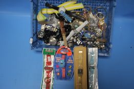 A TRAY OF WRIST WATCHES