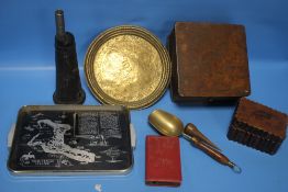 A TRAYT OF COLLECTABLE BOXES AND TRAYS