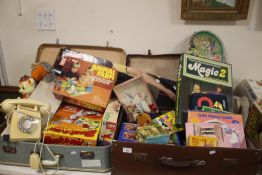 A QUANTITY OF MAINLY CHILDREN'S TOYS AND GAMES TO INCLUDE PLAYDOH ANIMAL FARM, PUZZLE CLOCK ETC.