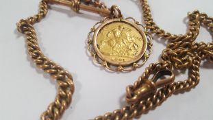 A 9 CT GOLD DOUBLE ALBERT WATCH CHAIN WITH ATTACHED 1897 HALF SOVEREIGN, W 23.8 g